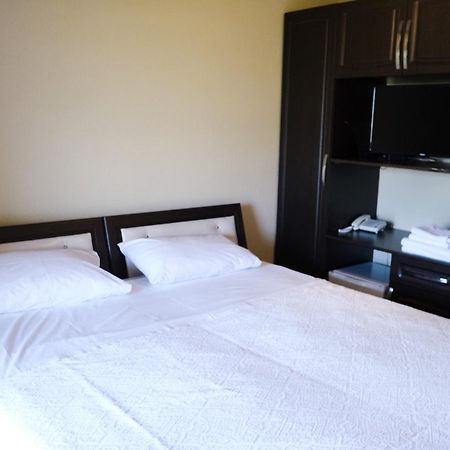 Hotel Vila Bruci Burrel Екстериор снимка