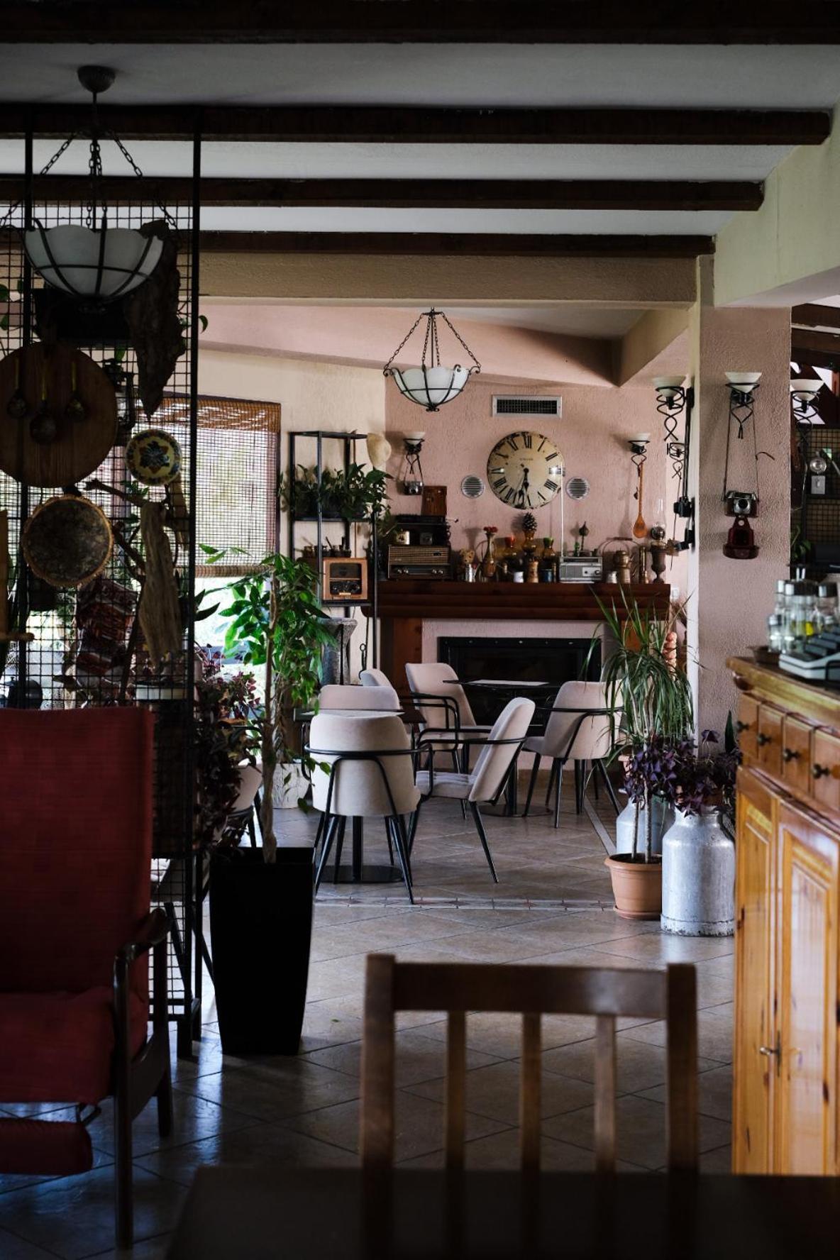 Hotel Vila Bruci Burrel Екстериор снимка