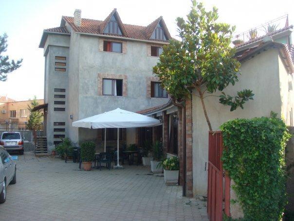 Hotel Vila Bruci Burrel Екстериор снимка