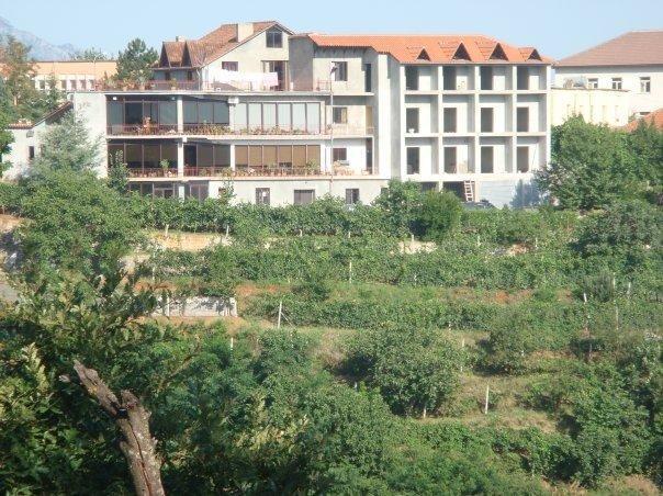 Hotel Vila Bruci Burrel Екстериор снимка